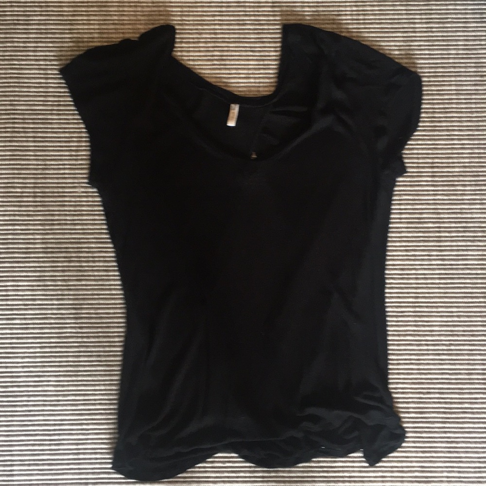 Black t shirt